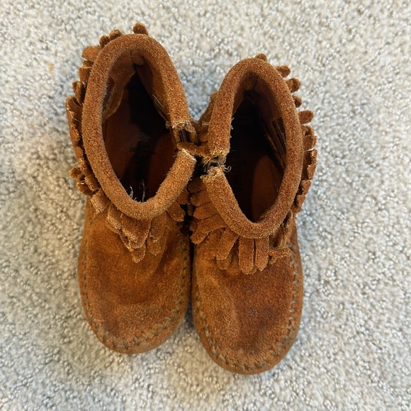 Minnetonka Moccasins - Picture 3 of 8